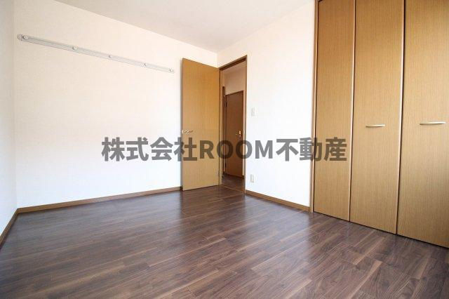 サンウィルコート の寝室|広くて明るい寝室