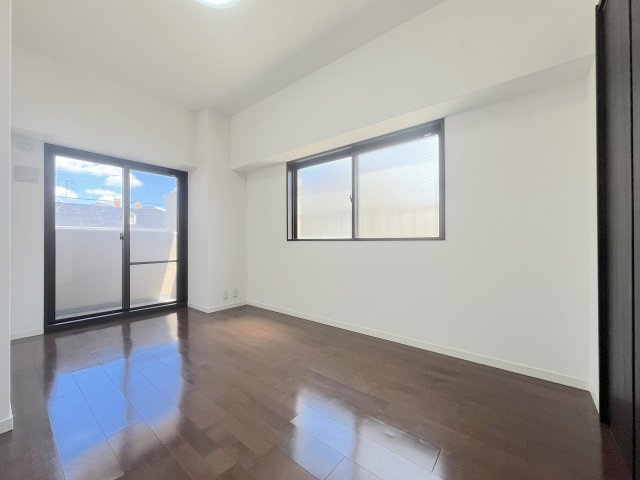 下大利パークマンションの洋室