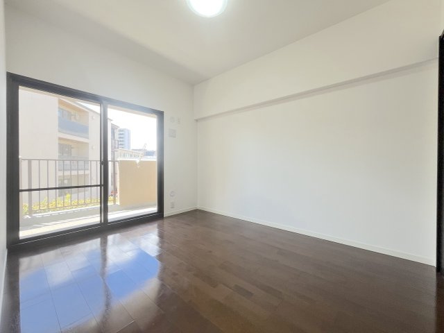 下大利パークマンションの洋室