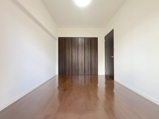 下大利パークマンションの洋室