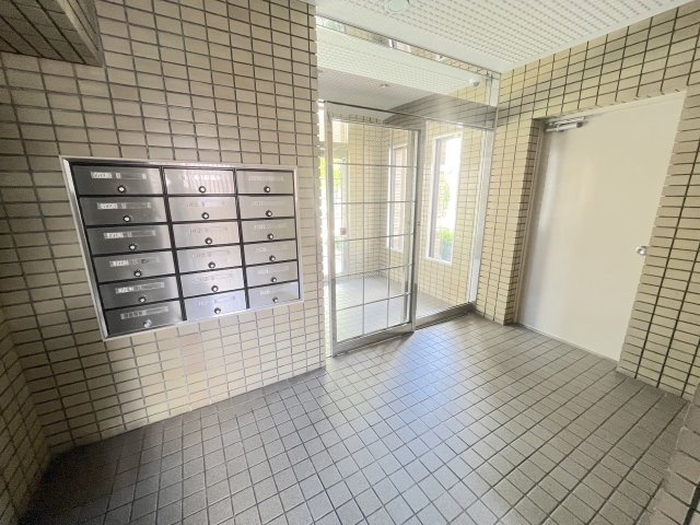 下大利パークマンションのエントランス