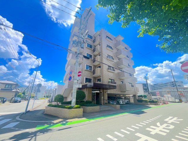 下大利パークマンションの外観