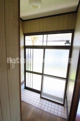 北諸県郡三股町大字蓼池の一戸建ての玄関