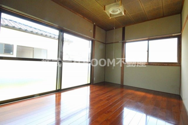 北諸県郡三股町大字蓼池の一戸建ての内装