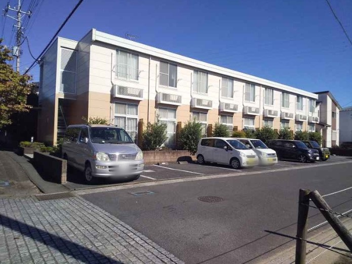 レオパレスグリーン青毛の外観