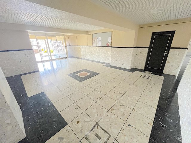 グランピアマンション青葉のエントランス