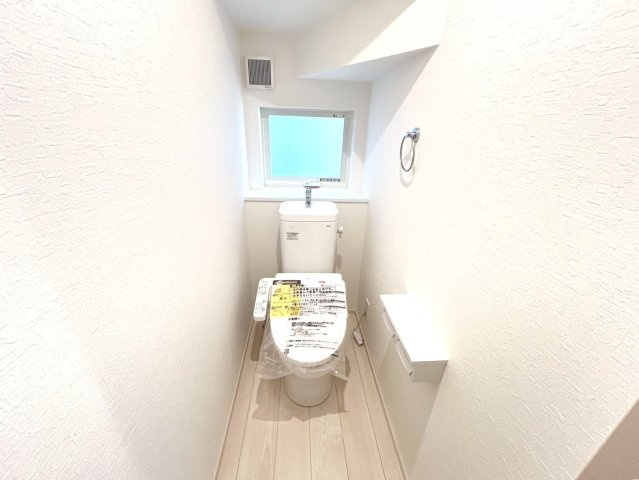 ファーストタウン　一宮市貴船町4丁目第1　全2区画分譲のトイレ|汚れにくくお手入れし易い便器を採用しています。