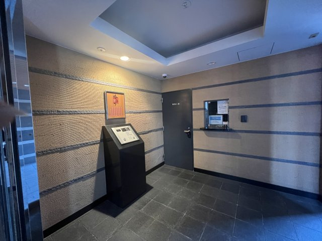 グランディオス椿高下のエントランス