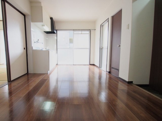 御堂マンションの居間・リビング