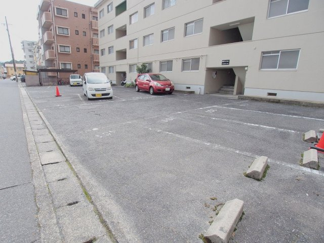 御堂マンションの駐車場