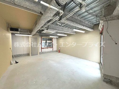 ユイットナニボウの内装|内装は落ち着いています