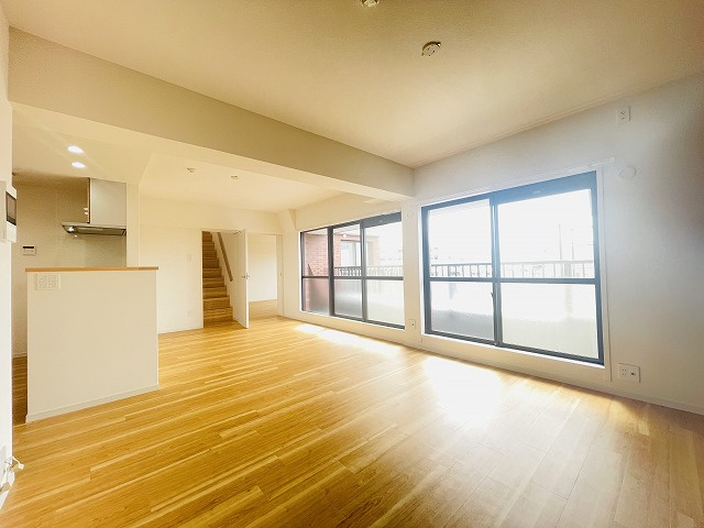 【居間・リビング】 | ロマネスク春日弥生