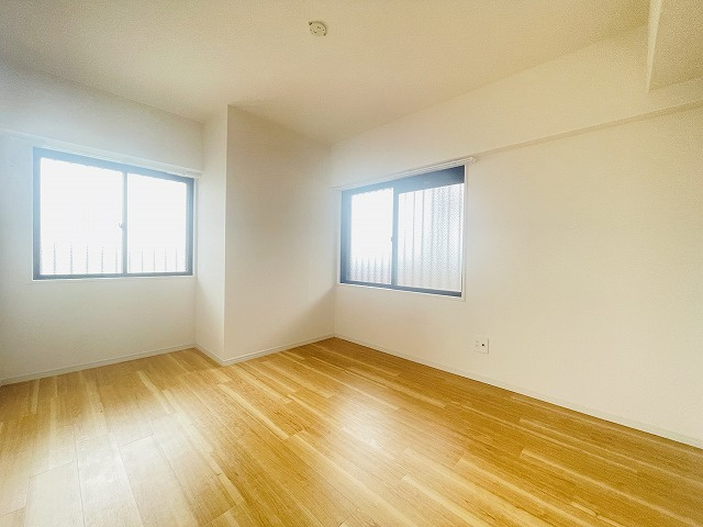 【洋室】 | ロマネスク春日弥生