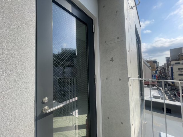 【玄関】 | LILAS　SHONAN　XI | 4F入口