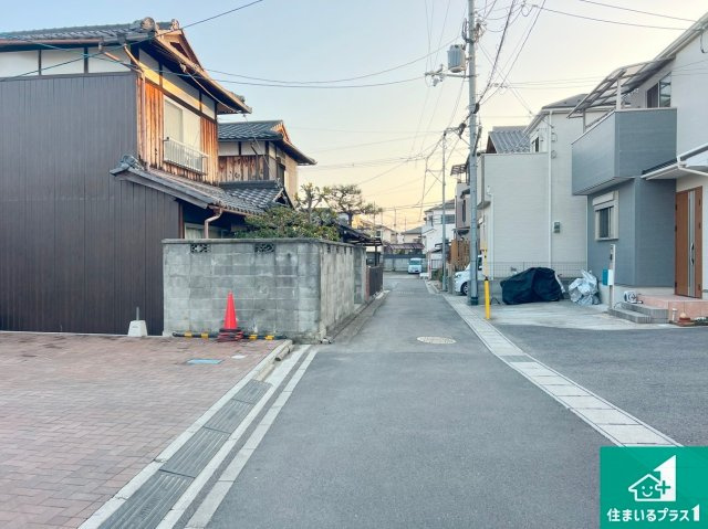 大津市中庄　未入居の前面道路含む現地写真|周辺は閑静な住宅街！前面道路広々で車の出し入れも便利です。駐車が苦手な方でも安心して車庫入れできます！