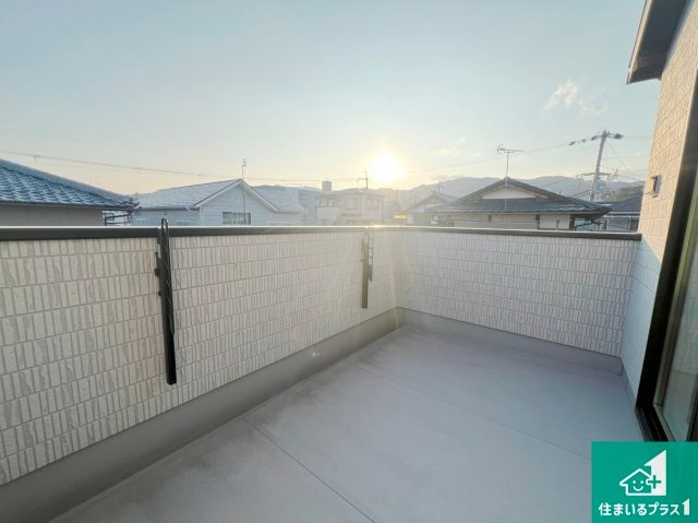 大津市中庄　未入居のバルコニー|日当たりのよいバルコニー！お部屋が開放的に！