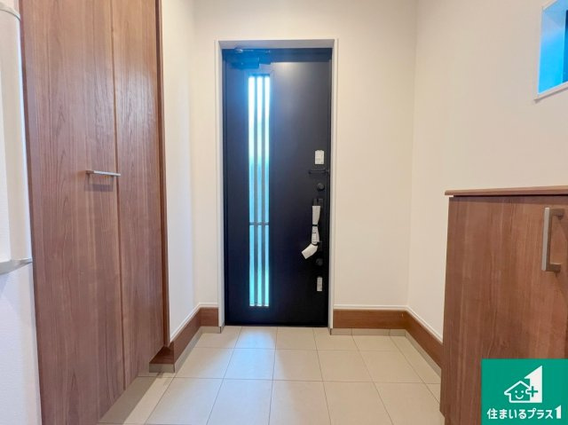 大津市中庄　未入居の玄関|シューズボックスにはたくさんの靴が収納できるので玄関周りはいつもスッキリ！ご家族が増えても安心！