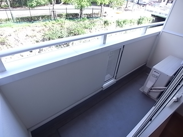 神戸市須磨区妙法寺字池ノ中のアパートのバルコニー