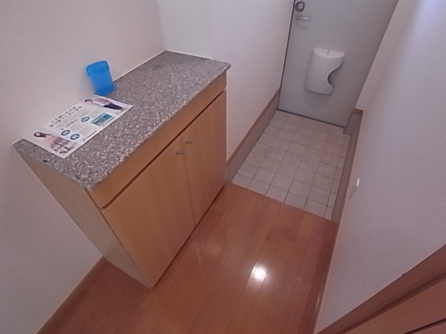 神戸市須磨区妙法寺字池ノ中のアパートの玄関|シューズボックス付き玄関