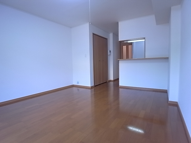 神戸市須磨区妙法寺字池ノ中のアパートの居間・リビング|室内