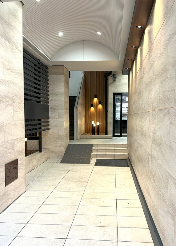 日興池袋ビル（旧 トウセン池袋ビル）のエントランス