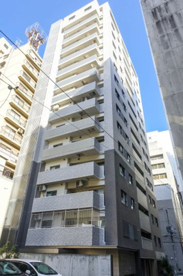 【外観】 | エステムプラザ本町クロス | グレーを基調としたお洒落なタイル貼りの外観♪
駅からも近く生活至便です。