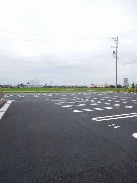 ラディアントＡ　　刈谷市近郊の賃貸はクラスホームの駐車場