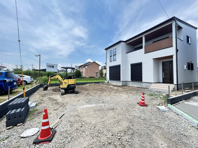 新築　高崎市上佐野町4期　1号棟の駐車場|現地写真　駐車スペースは建物南側に並列2台分可能です！