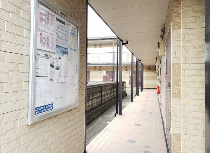 レオパレスBrightonのエントランス