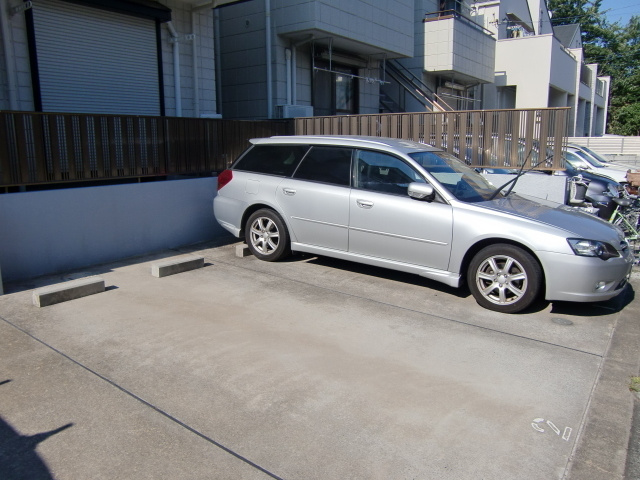 ルミエール久が原の駐車場|敷地内駐車場