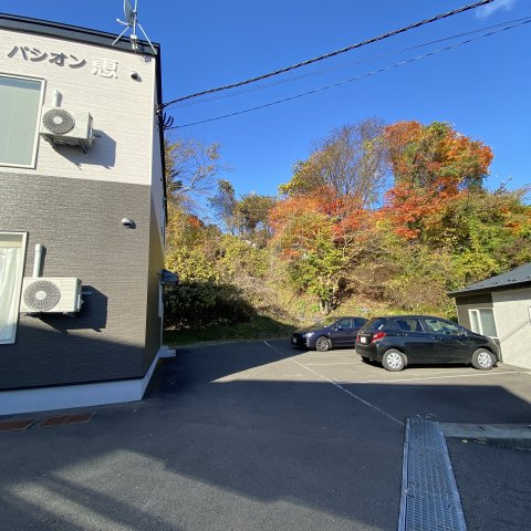 パシオン恵の駐車場