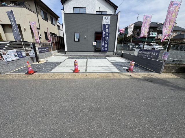 市川市南大野１丁目新築戸建【大野小学校：5分】の駐車場|駐車スペース・並列3台駐車可