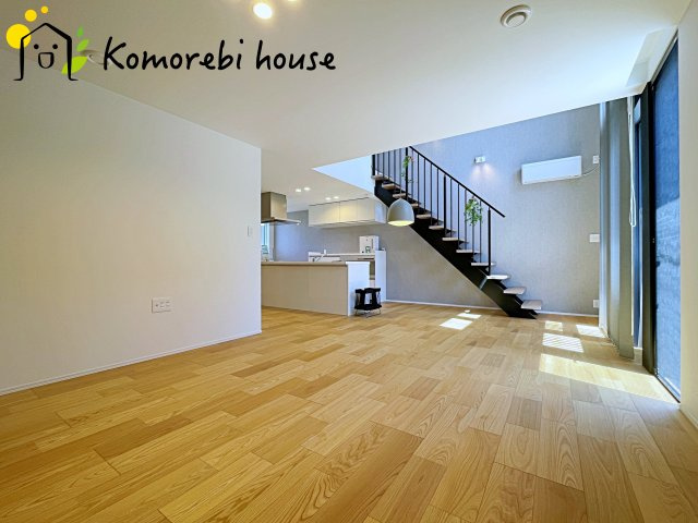 上尾市井戸木　新築一戸建て　の居間・リビング|おしゃれなリビングです