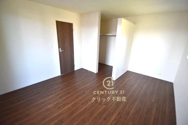 リーブルガーデン  笠間市笠間　第10　2の洋室|採光バッチリ・通風良好です。
たっぷり差し込む陽光がお部屋を明るく照らします！