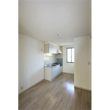 熊本市東区長嶺東５丁目のアパートの居間・リビング