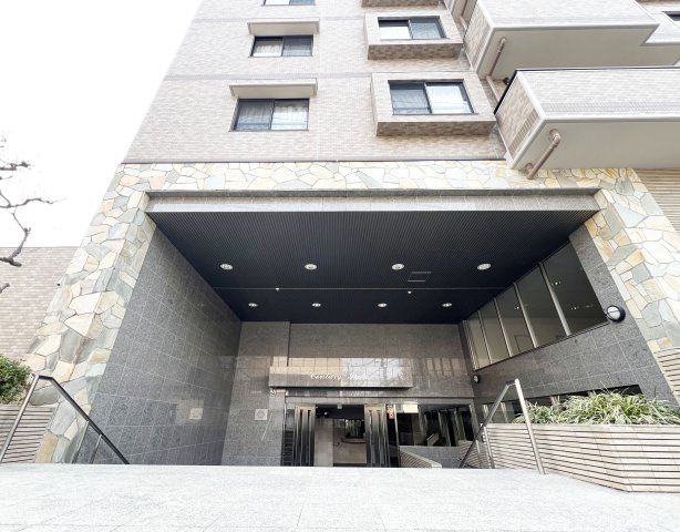  | 高級感のあるエントランスが特徴的です。