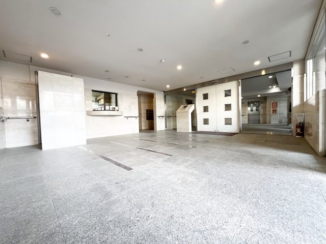 【ロビー】 | 共用部分はいつも清潔に保たれています。