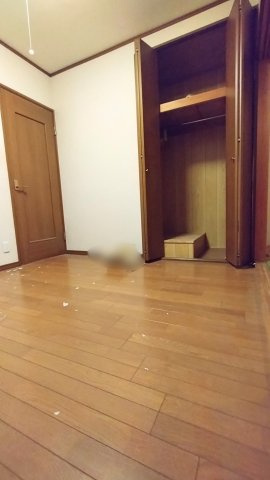 東大阪市柏田西1丁目　中古戸建の洋室