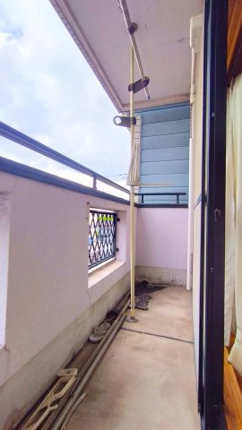 東大阪市柏田西1丁目　中古戸建のバルコニー