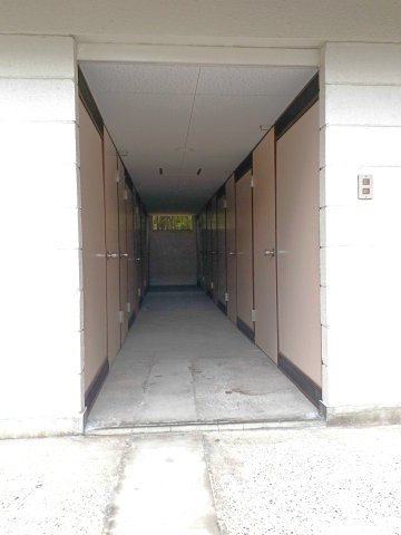 八戸ノ里グランドマンションB棟のその他共用部分|専用倉庫