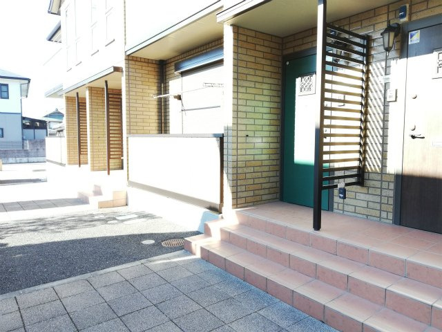 イエロー アイリスＢのエントランス