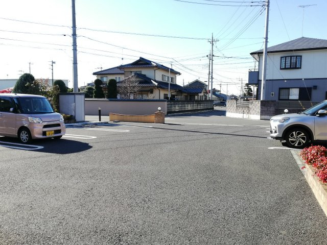 イエロー アイリスＢの駐車場