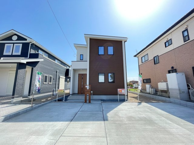 伊勢崎市長沼町　いろどりアイタウン　全2棟の外観