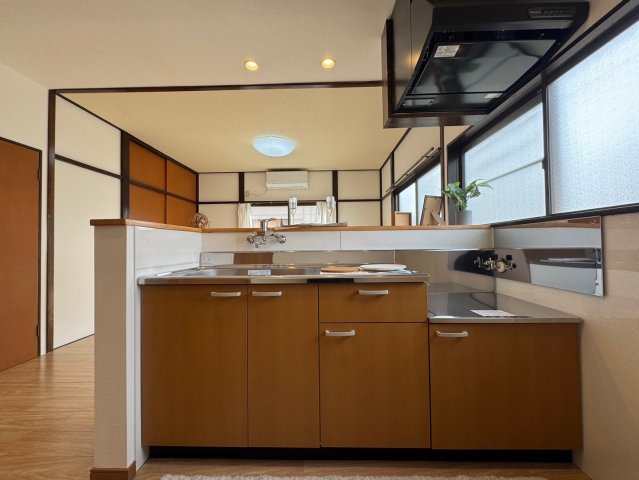 藤生Bタウンのキッチン|コンパクトなキッチンで掃除もラクラク