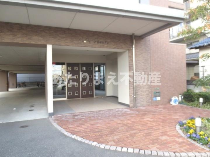 福岡市東区筥松２丁目の賃貸マンションのエントランス