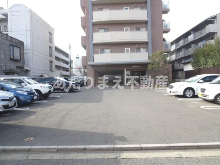 福岡市東区筥松２丁目の賃貸マンションの駐車場