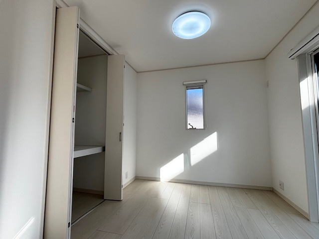 島田市向谷元町　中古戸建の洋室