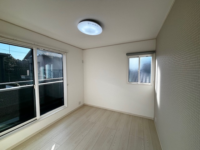 島田市向谷元町　中古戸建の洋室