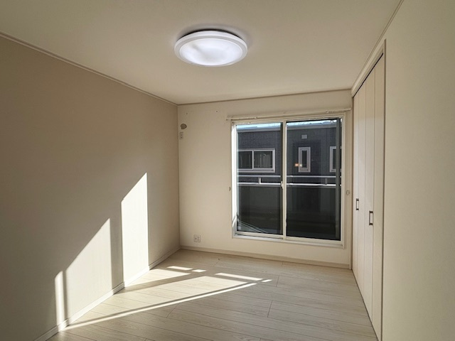 島田市向谷元町　中古戸建の洋室