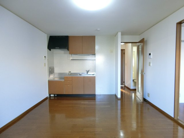 リバーポートあきA棟の居間・リビング